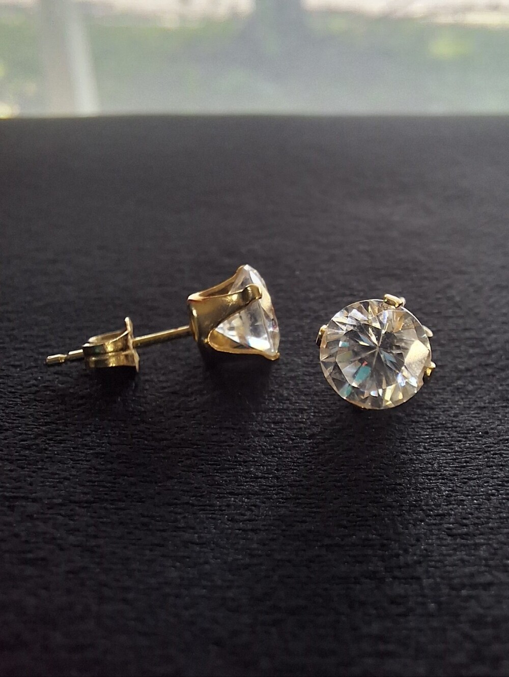 14K Gold CZ Solitaire Stud Earrings 6.4mm Round Basket Set